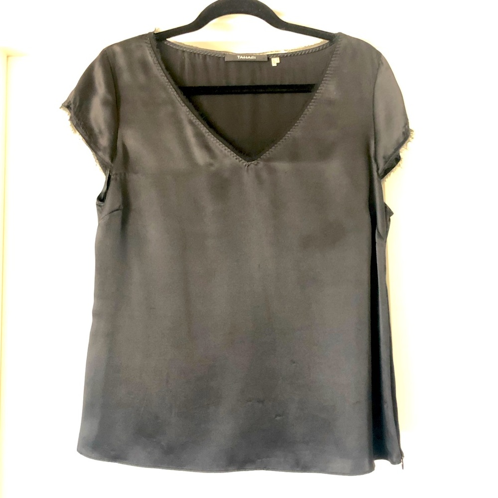 Tahari Silk shell cap sleeve blouse